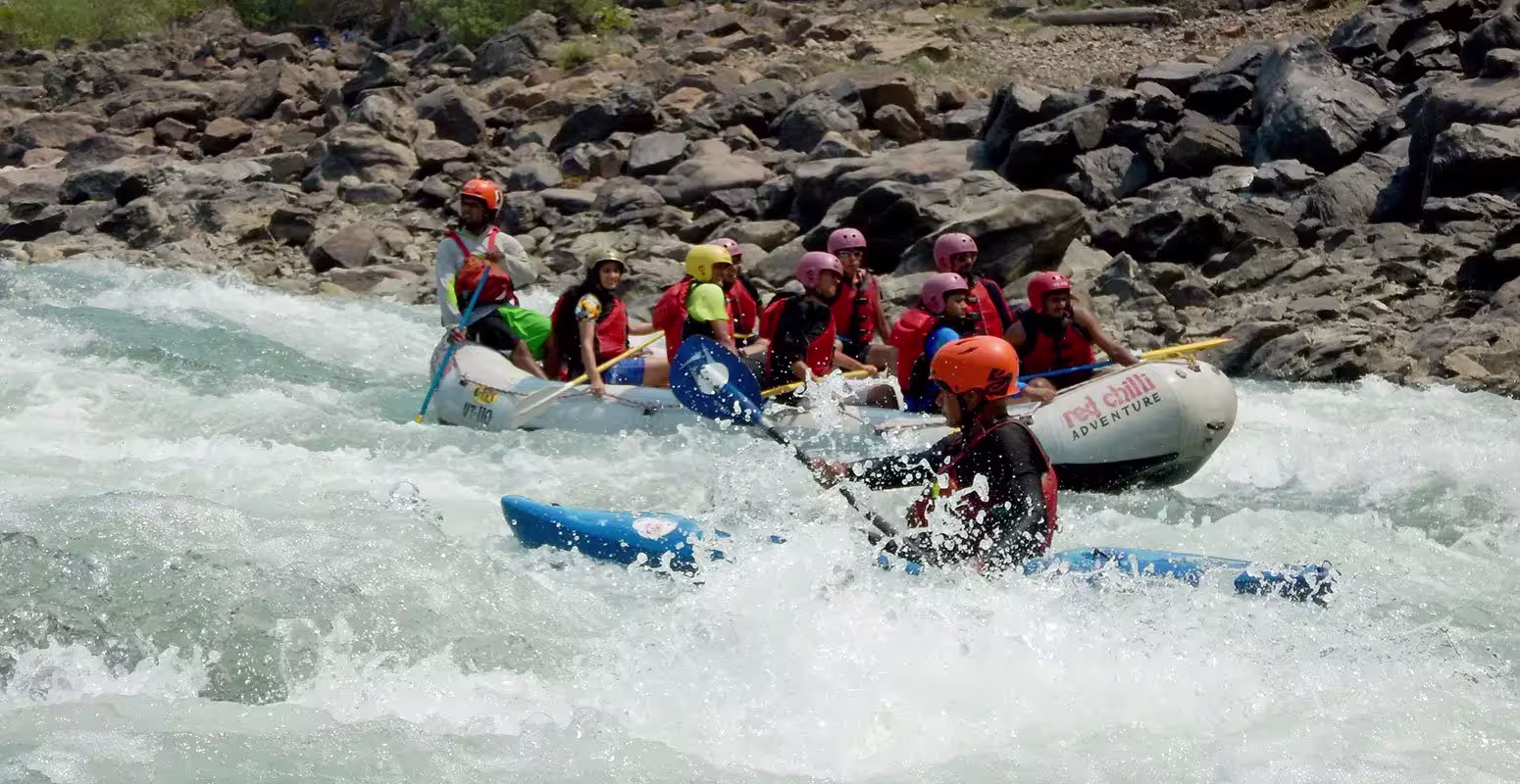 River rafting activity in Rishikesh, Adventure seekers rafting from Shivpuri to Rishikesh