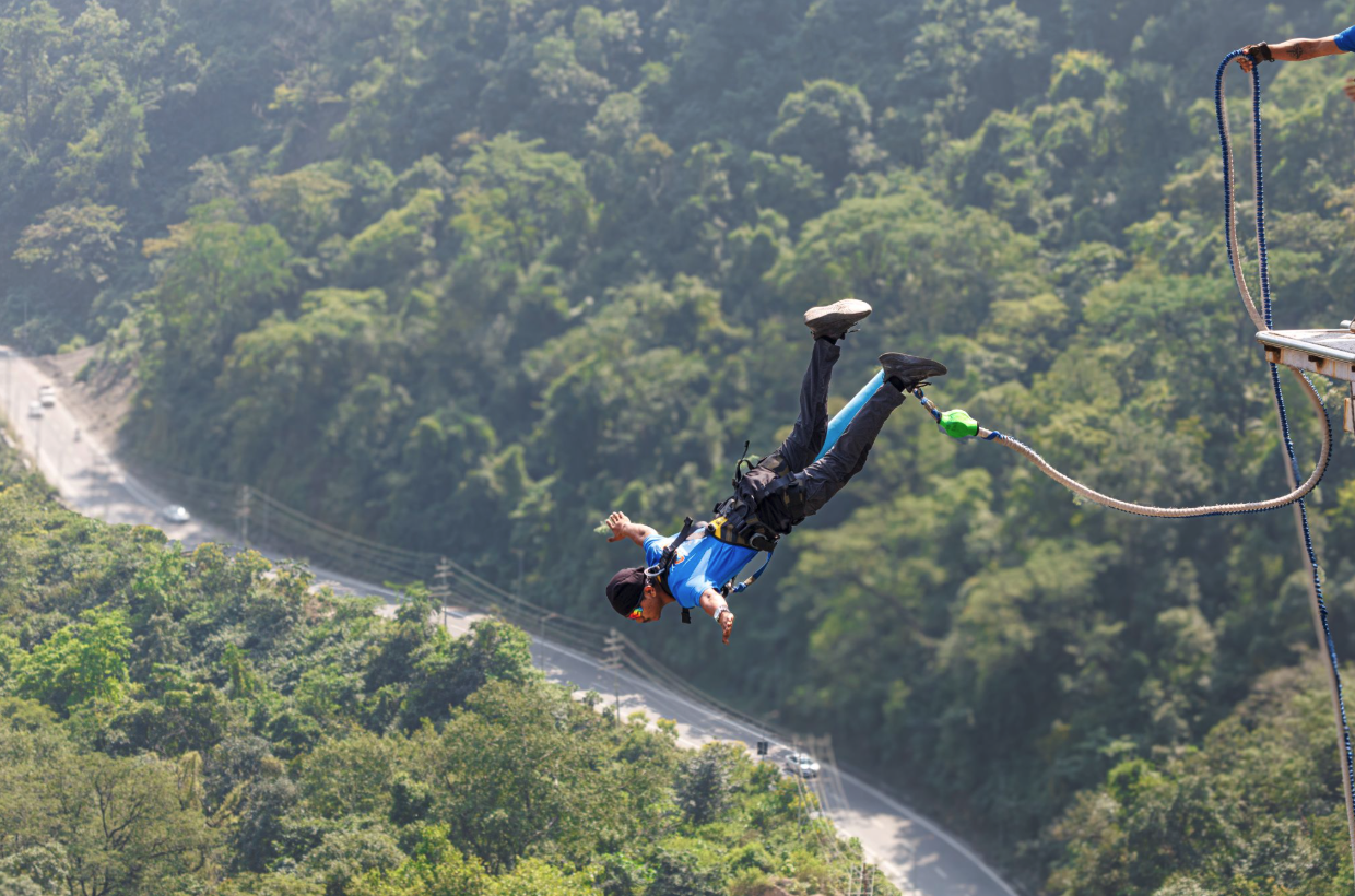 Man bungee jumping from Splash Bungee in Rishikesh