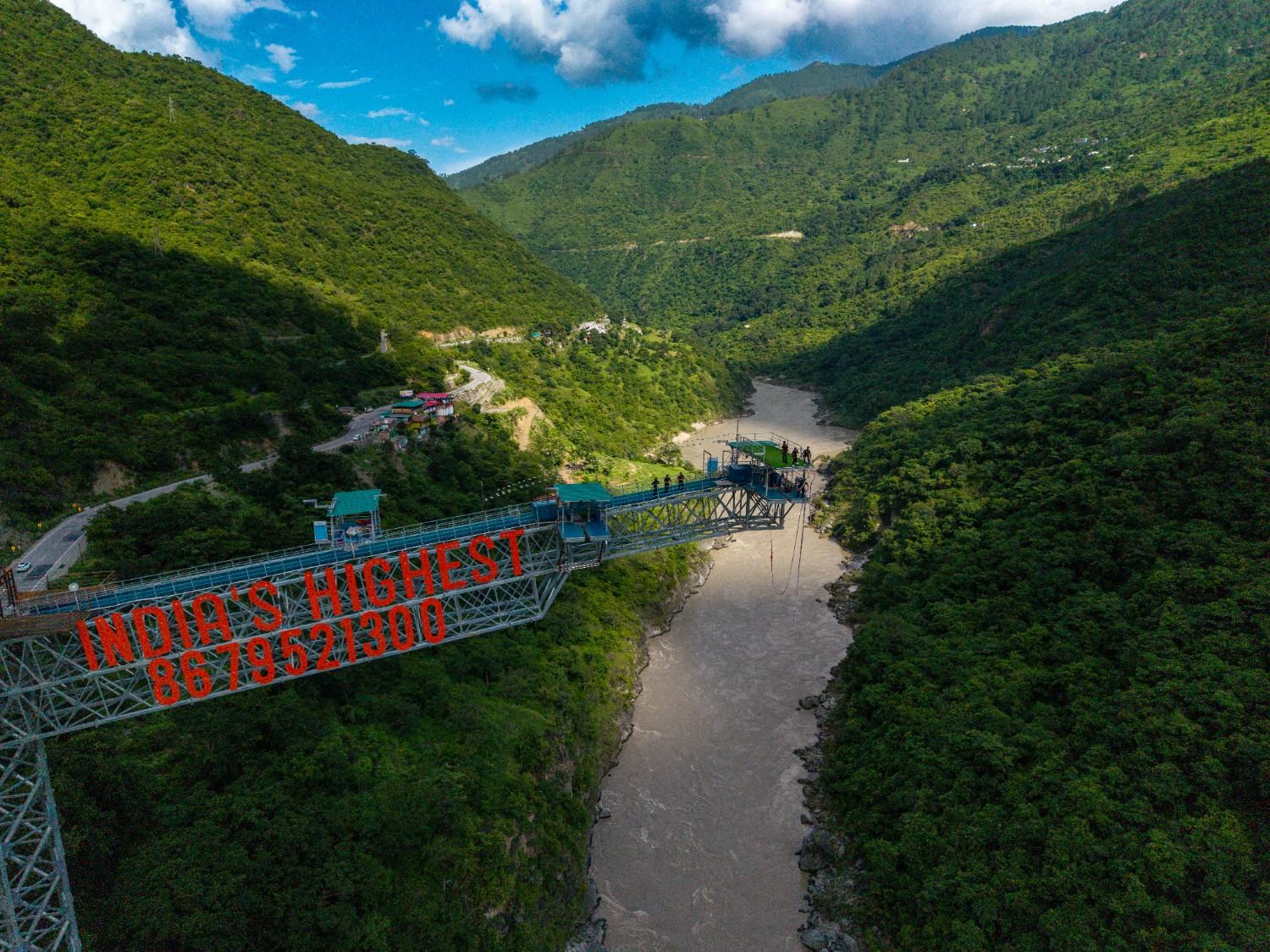 Maa Ganga Bungy bridge over the river in Devprayag