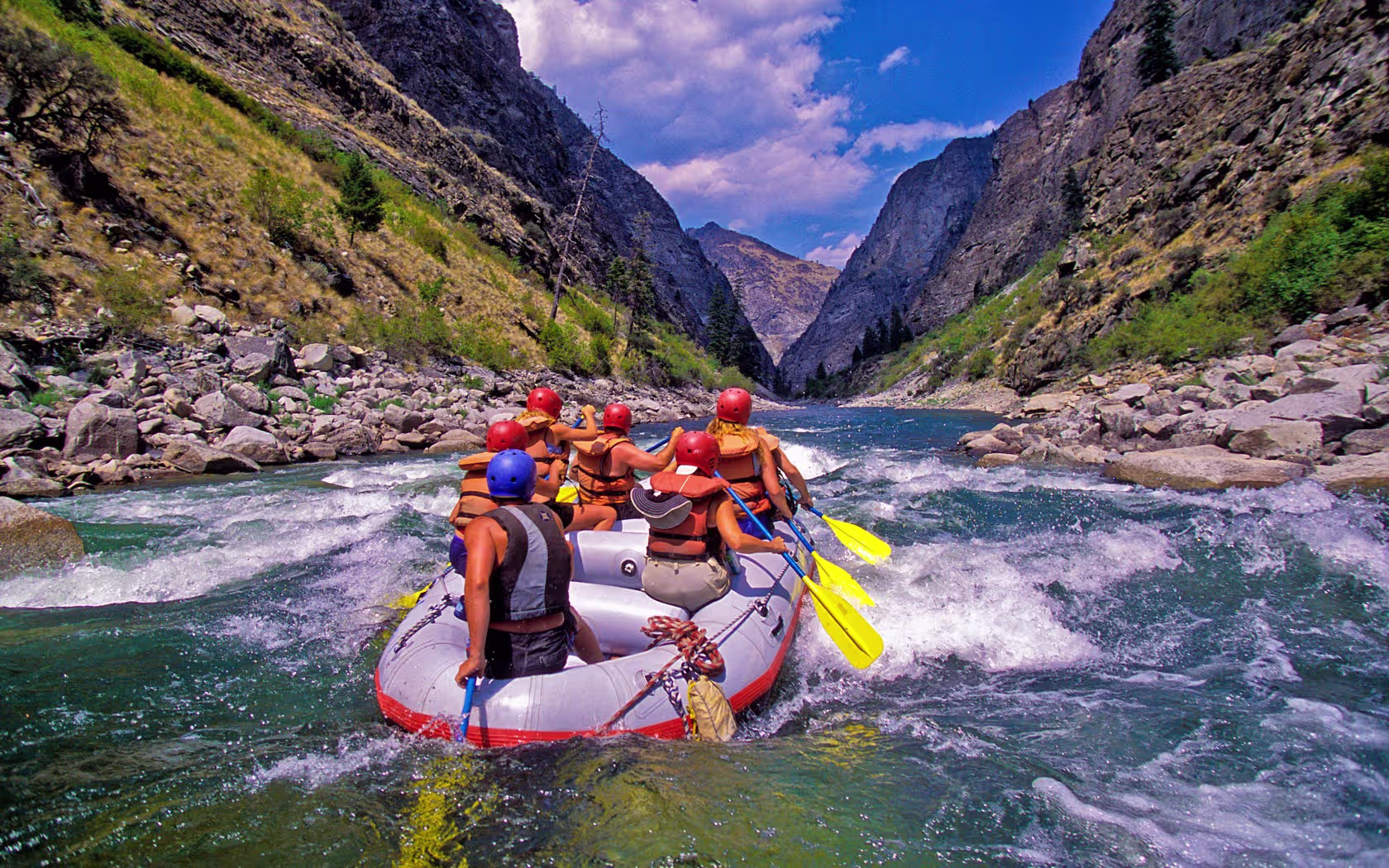 River rafting in Rishikesh, Rishikesh vs Manali river rafting, best river rafting destination in India